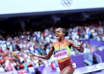 Kipyegon Cruises to Victory in 1500m Final 