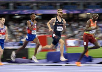 Kerr beats Ingebrigtsen but…