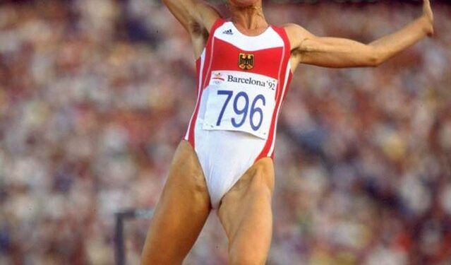 This Day in Track & Field, September 22, Bud Held sets AR in Javelin (1956), Earlene Brown sets AR in Shot Put (1960), Heike Dreschler sets LJ WR (1985), PattiSue Plumer surprises with win in Mercedes Fifth Avenue Mile (1990), by Walt Murphy News and Results