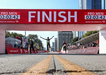 Coffee with Larry, October 16, 2024, All about the Bank of America Chicago Marathon, Ruth Chepngetich’s WR, Thoughts from around the world, FootLocker XC coming soon!