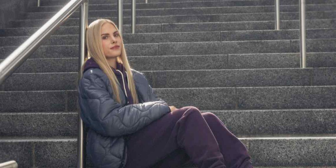 Coffee with Larry, October 17, 2024, Parker Valby signed by New Balance! More thoughts on Chicago Marathon, FootLocker presented by HOKA open for registration!