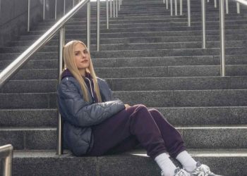 Coffee with Larry, October 17, 2024, Parker Valby signed by New Balance! More thoughts on Chicago Marathon, FootLocker presented by HOKA open for registration!