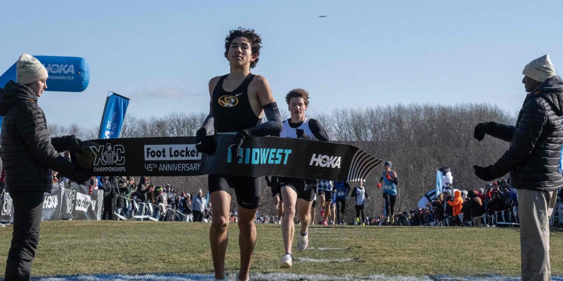 Victoria Garces and Juan Gonzalez Capture First Place Titles in the 45th Annual Foot Locker XC Championships Midwest Regional !
