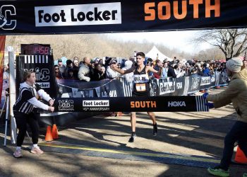 Elizabeth Leachman and Keegan Smith Capture First Place Titles in the 45th Annual Foot Locker XC Championships South Regional!