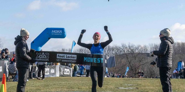 Victoria Garces and Juan Gonzalez Capture First Place Titles in the 45th Annual Foot Locker XC Championships Midwest Regional !