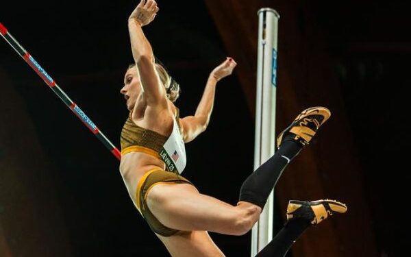 Two 2 short-track World records by Ingebrigtsen 3:45.14 & 3:29.63