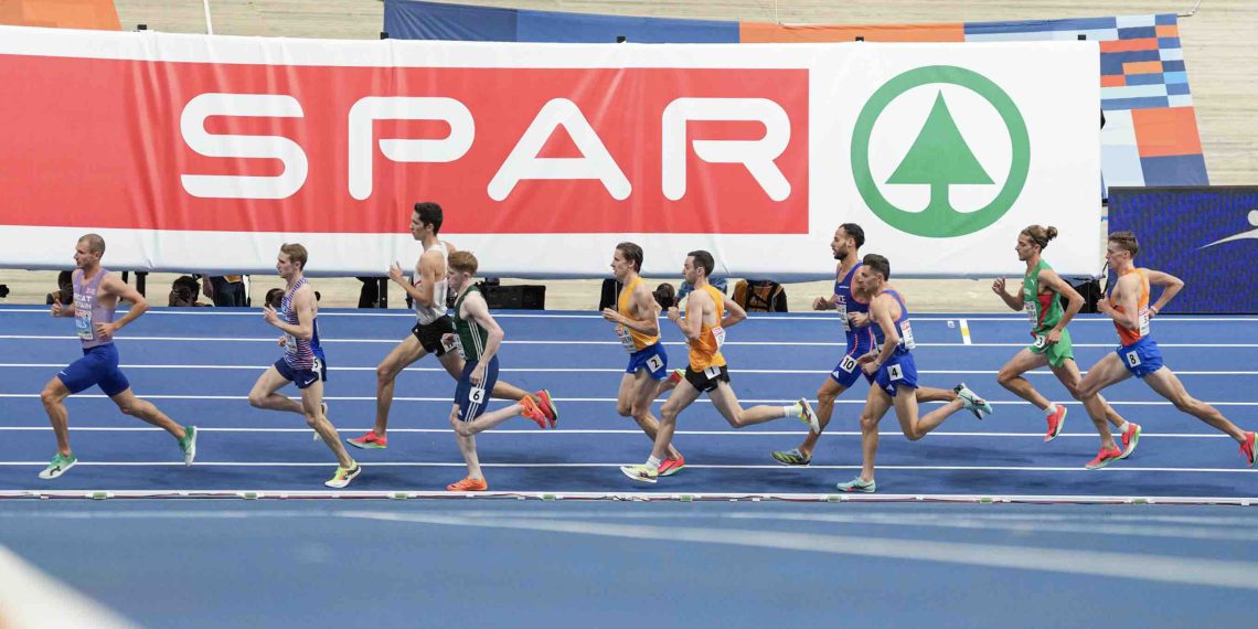 George Mills takes silver in the 3000 meters in Apeldoorn2025!