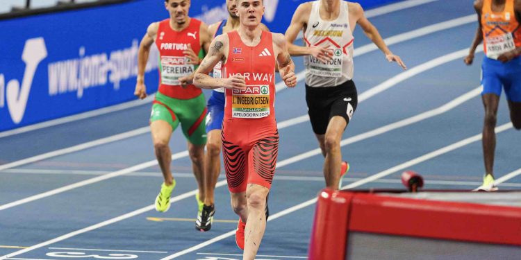 George Mills takes silver in the 3000 meters in Apeldoorn2025!