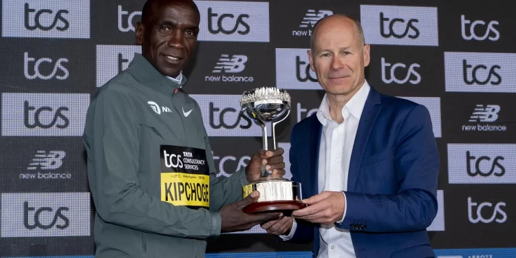 Eliud Kipchoge receives prestigious John Disley lifetime achievement award