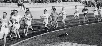 This Day in Track & Field, May 25, Wille Ritola breaks Nurmi’s 10,000m WR (1935), Jesse Owens sets 6 WRs in one hour (1935), the first Bruce Jenner Classic (1985), photo by Walt Murphy