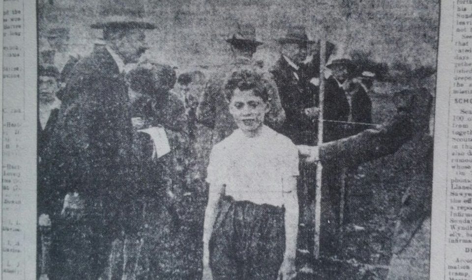 This Day in Track & Field, June 19, Paavo Nurmi sets 1,500m/5,000m WR in 50 minutes, Dylan Thomas wins Grammer School Mile (1928), by Walt Murphy )