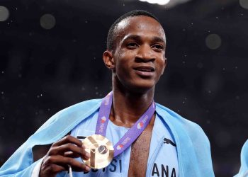 Collen Kebinatshipi crowned world 400m champion