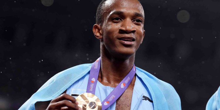 Collen Kebinatshipi crowned world 400m champion