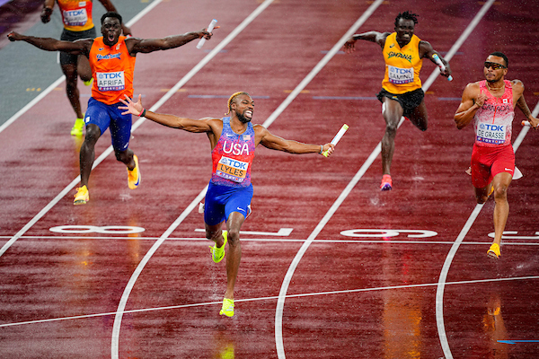 Relays Deliver Thrilling Finish to Championships in Tokyo