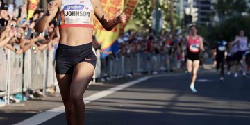 JOHNSON WINS KALAKAUA MERRIE MILE IN AMERICAN RECORD TIME
