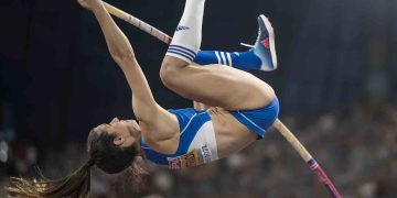 Aikaterina Stefanidi is back on the World Indoor Tour