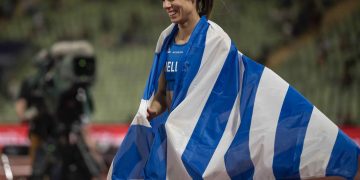 Aikaterina Stefanidi is back on the World Indoor Tour